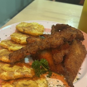 Dedito de pescado con patacones