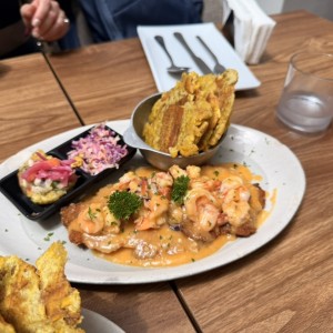 Pescado/ Filete Coronado con Camarones
