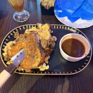 Birria Mac and Cheese Sandwich