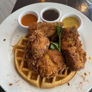 Pollo Frito y Waffles