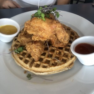 Pollo Frito y Waffles
