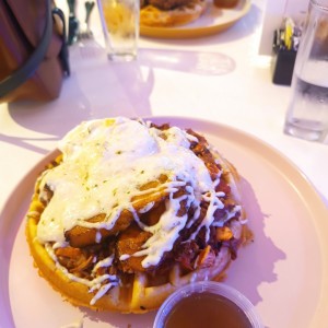 Pollo Frito y Waffles