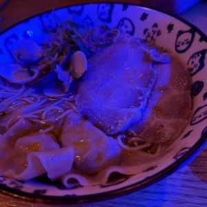 Ramen almeja y wanton