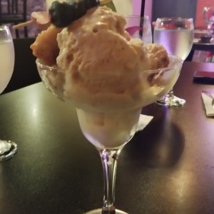 helado de galleta artesanal con banana