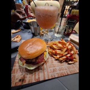 Bacon Cheedar Cheese Burger