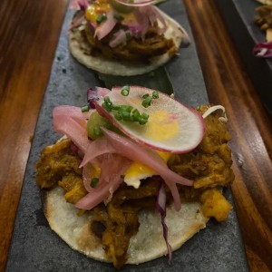 Tortillas de yuca con cerdo 