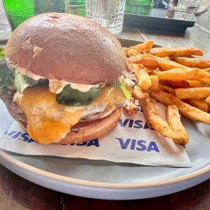 Cheese Burguer con papas