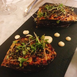 Berenjena en la plancha con miso