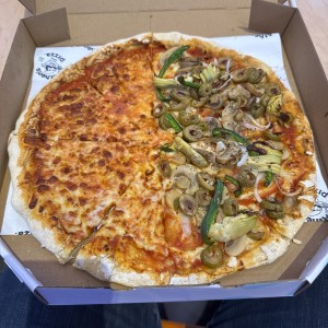 Pizza de Mozzarella y Vegetal 