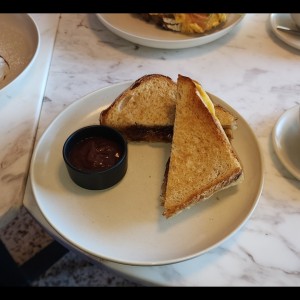 Emparedados - Grilled Cheese