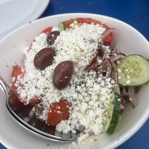 SALATES - HORIATIKI