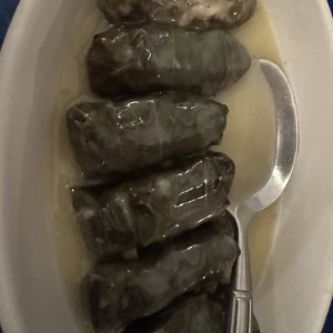 Hojas de uva rellenas