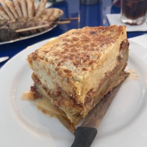 PLATOS FUERTES - MOUSSAKAS