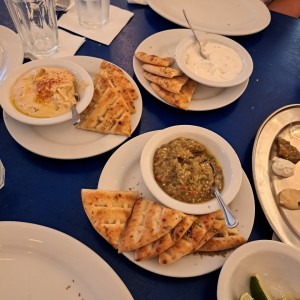Hummus, berenjena, zatziki
