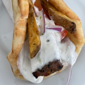 Souvlaki de Puerco con Tzatziki