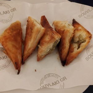 Empanaditas de filo y queso 