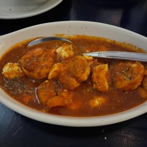PLATOS FUERTES - LANGOSTINOS SAGANAKI