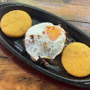 Bistec a caballo con torilla