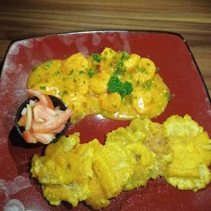 Camarones al Ajillo+ Acompañamientos