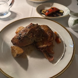 Pollo al carbon con vegetales
