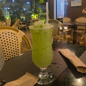 Limonada hierba buena