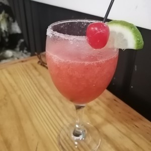 Margarita de $7 en copa de vino...