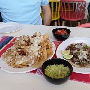 nachos y tacos