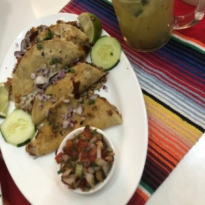 Quesadillas Especiales de Pollo