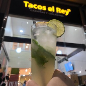 Limonada con hierbabuena