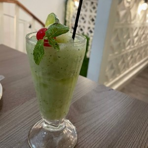 Limonada frozen de hierba buena