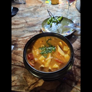 Sopa de Marisco Estilo Thai