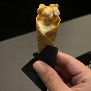 Postre de maiz con helado