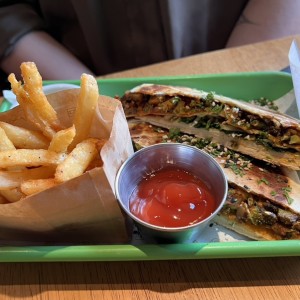 Quesadillas Carne