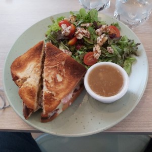 The leftover sandwich de temporada