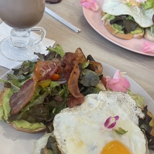 Avocado Toast - Avocado Mixta