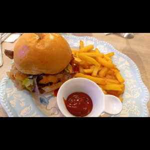 hamburguesa con papas