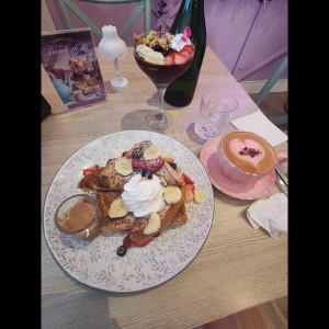 Selecciona un plato,una entrada,una bebida seleccionada y un postrecito