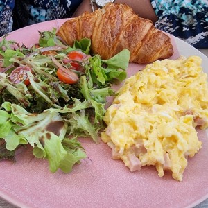 crossaint con Huevos 
