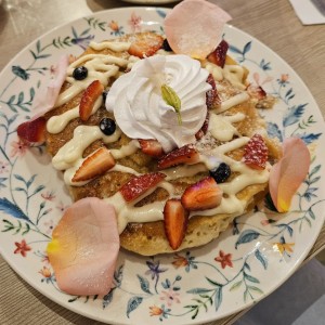 Con Nutella,Fresas,Blueberry y Chantilly
