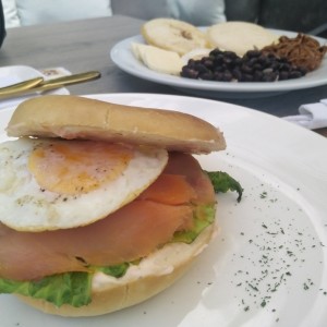 Salmom bagel