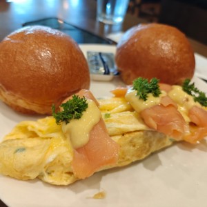 Huevo y Salmon