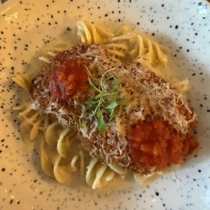 Milanesa de pollo con pasta ( menu lunch )
