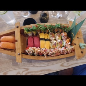 Hiroshima boat + oh Alaska roll