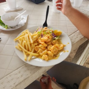 Camarones al ajillo