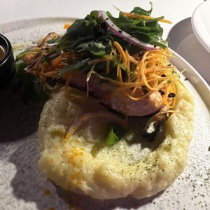 Platos Fuertes - SALMÓN CON PURÉ