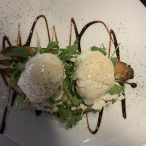 Kiki Brunch - HUEVOS BENEDICT
