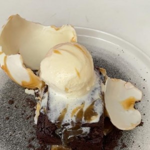 Brownie de chocolate blanco