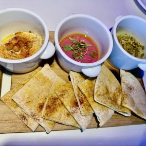 Entradas - COMBINACIÓN DE HUMMUS