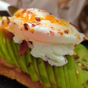 avotoast