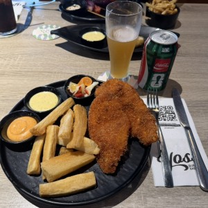 Platos Fuertes - SCHNITZEL CLÁSICO